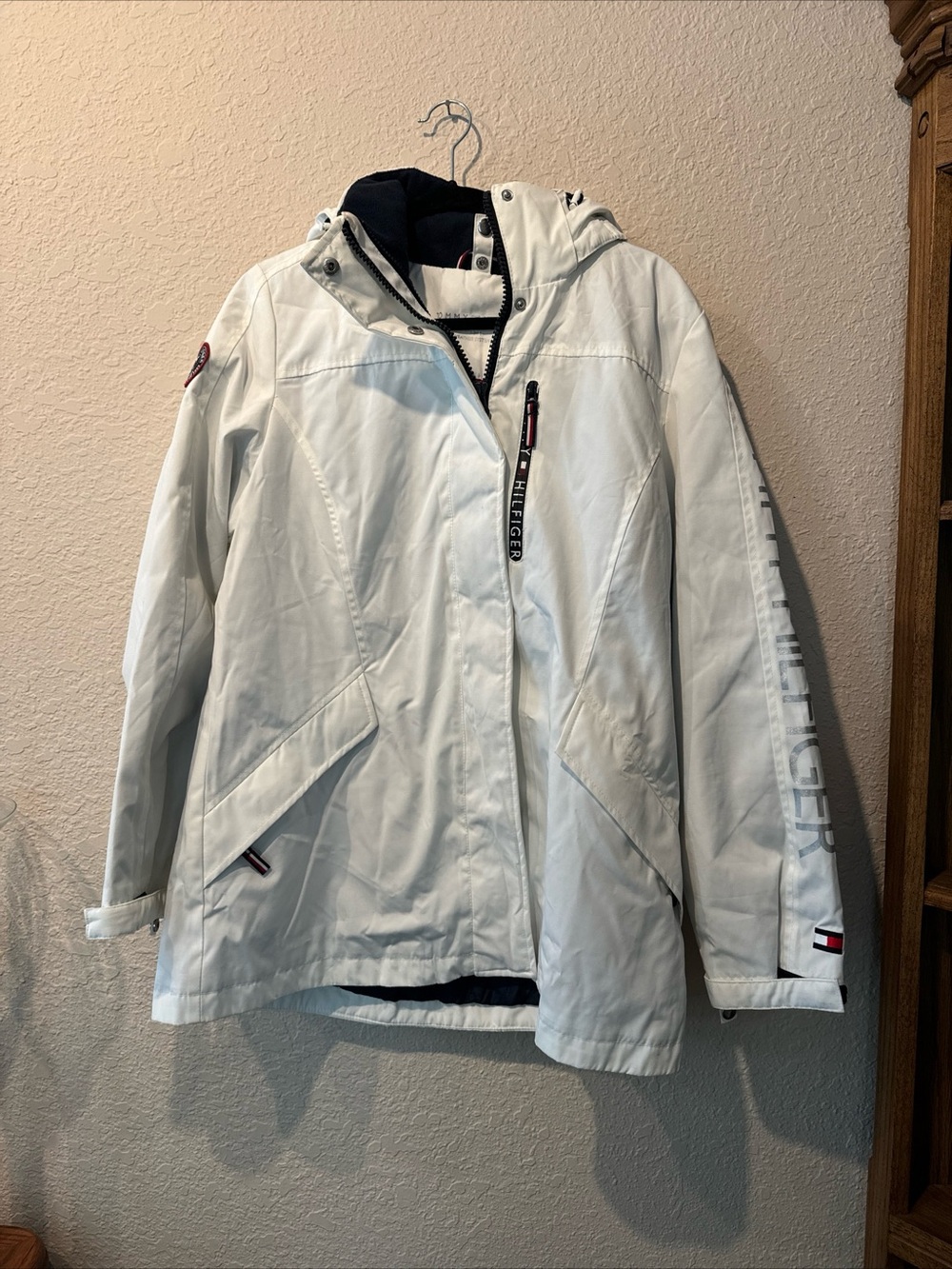 Tommy Hilfiger White Hooded Ski Jacket with Navy Trim
